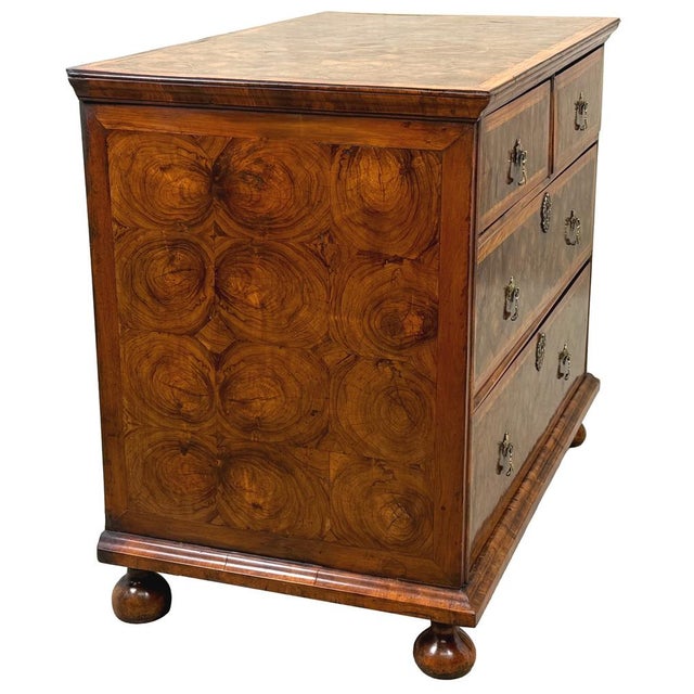 Wood Antique William & Mary Oyster Veneered Chest of Drawers, 1690 For Sale - Image 7 of 15