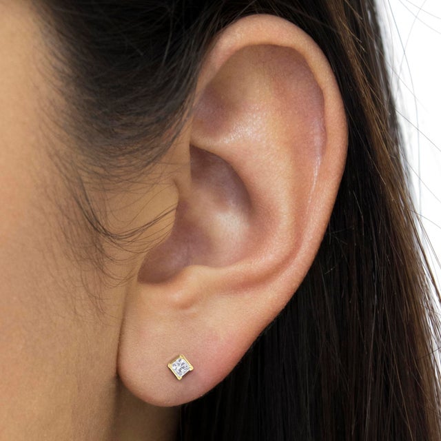 Early 21st Century IGI Certified 3/8 Cttw Princess-Cut Square Diamond 4-Prong Solitaire Stud Earrings in 14K Yellow Gold (L-M Color, I1-I2 Clarity) For Sale - Image 5 of 6