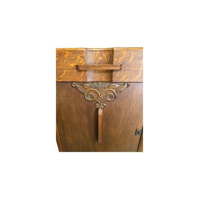 Antique c.1920's Art Deco Quarter Sawn Oak Sideboard Buffet For Sale - Image 13 of 15