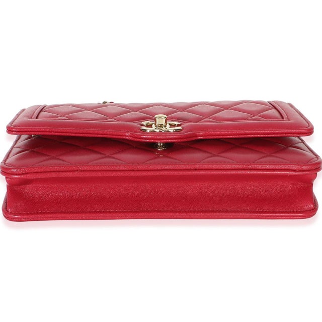 2020s Red Quilted Lambskin Hold The Line CC Wallet On Chain For Sale - Image 5 of 9