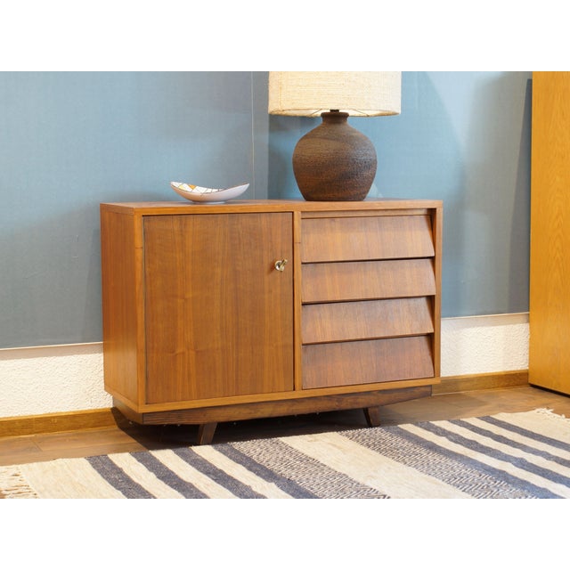 Mid-Century Modern Chest of Drawers in Walnut, 1960s For Sale - Image 3 of 7