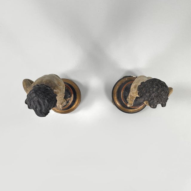 Italian antique cherub wooden sculptures, end of 1800s Sculptures entirely made of wood depicting cherubs. The figure...