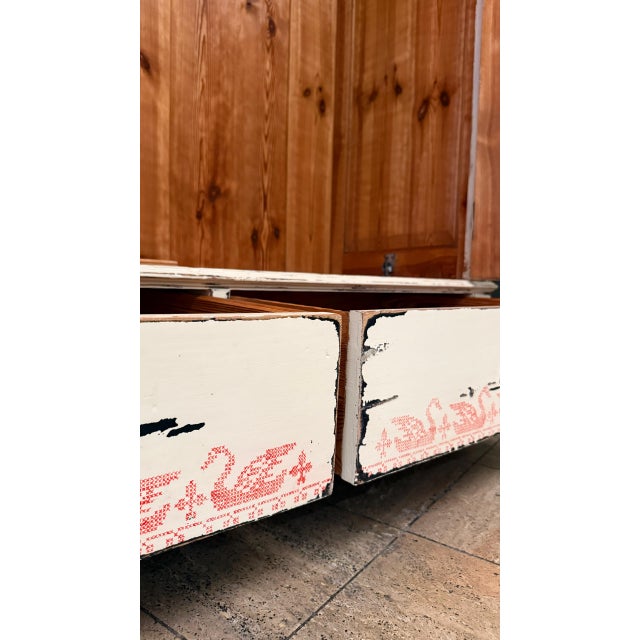 1920s Vintage Farmhouse Wardrobe in Hand-Painted Pine, 1920 For Sale - Image 5 of 12