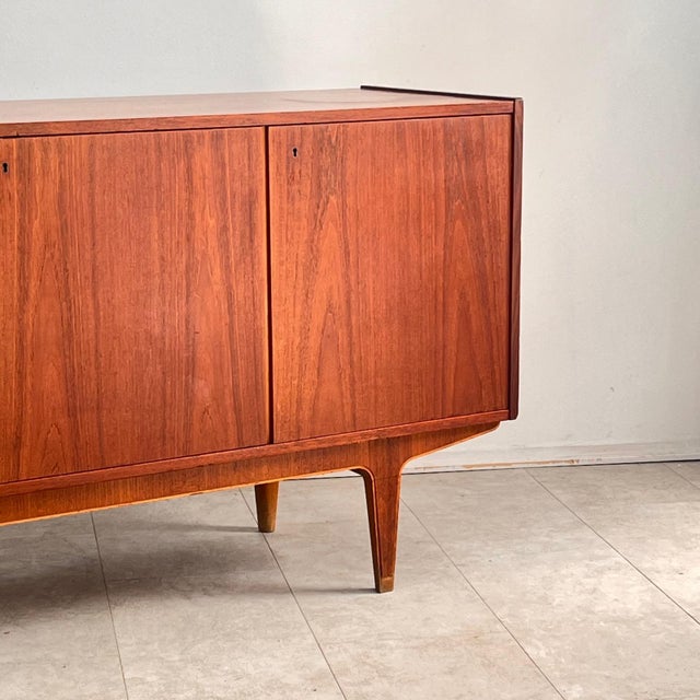 Wood Mid-Century Modern Italian Teak Sideboard, 1960s For Sale - Image 7 of 8