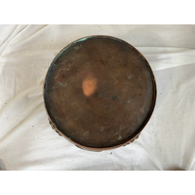 Early 20th Century 1910s Stickley Brothers #302 Hammered Copper Jardiniere For Sale - Image 5 of 13