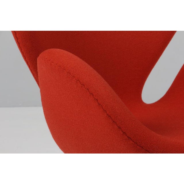 Swan Chair by Arne Jacobsen for Fritz Hansen, 2013 For Sale - Image 6 of 9