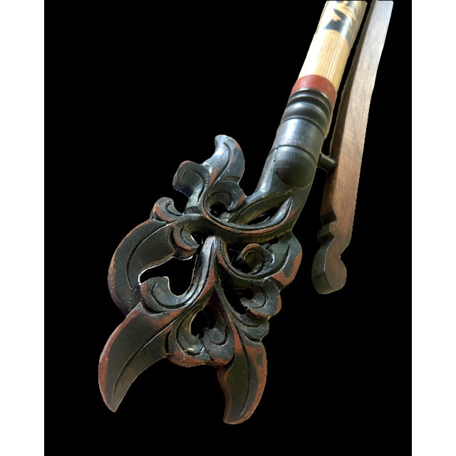 1970s Vintage Balinese Cloth / Fabric / Tapestry Bamboo & Carved Wood Wall Hanger Indonesia For Sale - Image 5 of 8