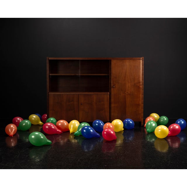 Bruno Paul bookcase from the Hellerau workshops from 1935 Number 37. This piece of furniture is from the first production...