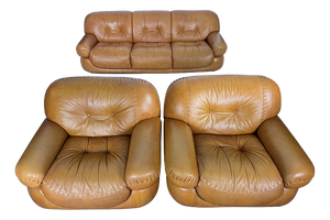 Vintage Cognac Leather Sofa and Armchairs by Sapporo for Mobil Girgi, Italy, 1970s, Set of 3