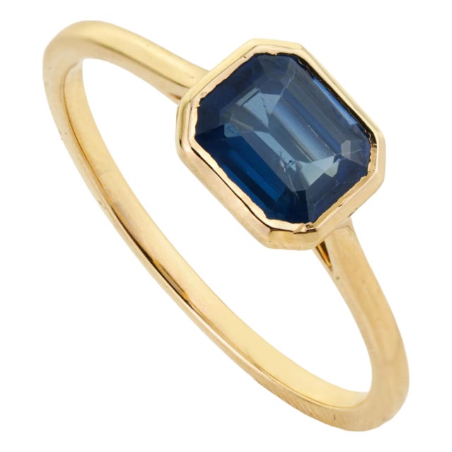 Bezel Set 1.07ct Octagon Blue Sapphire Solitaire Ring Size 6 in 14k Yellow Gold For Sale