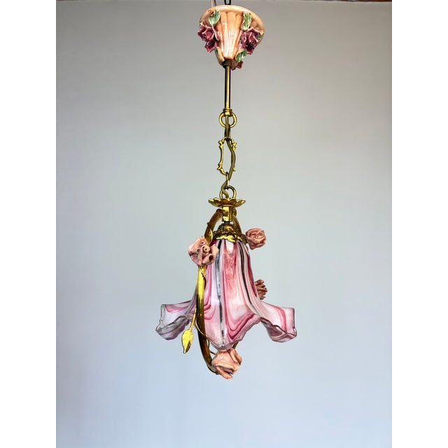 Art Deco ⁠1970s Vintage Italian Pink Murano Ruffled Glass and Ceramic Rose Chandelier⁠ For Sale - Image 3 of 17