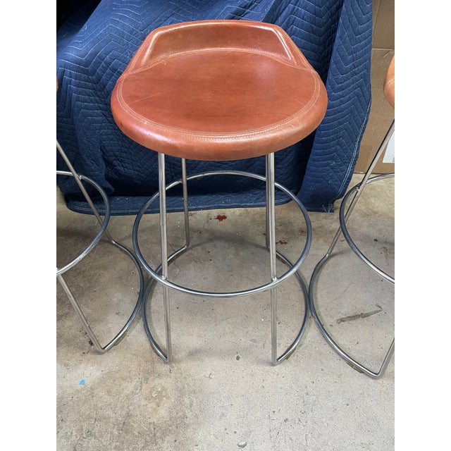 Mid-Century Modern Late 20th Century McGuire Leather and Stainless Steel Swivel Stool, Counter Stool (Set of 4) For Sale - Image 3 of 6