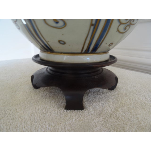 Early 20th Century Antique Blue & White Vase With Gilt Highlights For Sale - Image 5 of 7