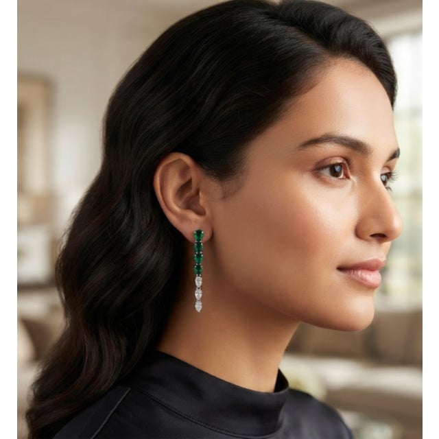Emerald Natural 0.91cts Emerald & 0.56cts Diamond Earring in 18k Gold For Sale - Image 8 of 8