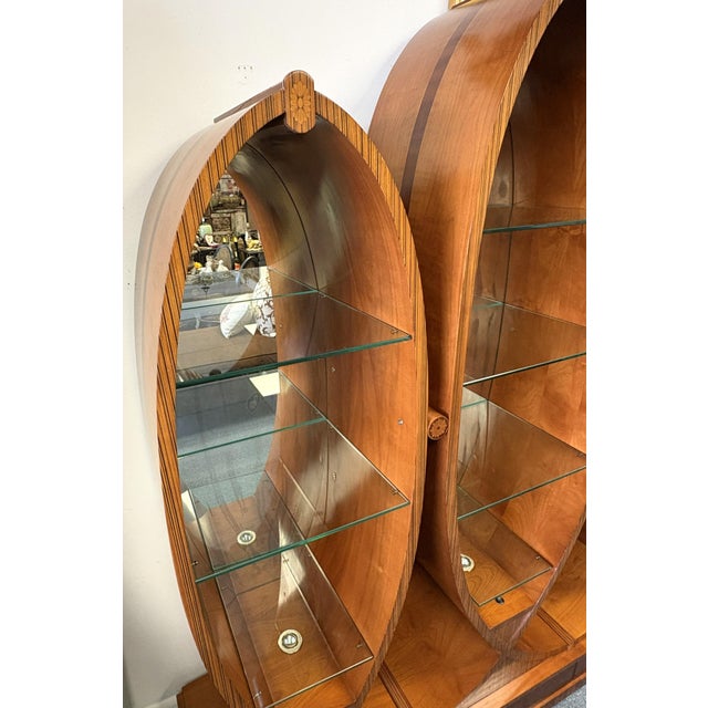 Art Deco Vintage Art Deco Style Fan & Feather Shaped Three Section Lighted Display Cabinet For Sale - Image 3 of 18