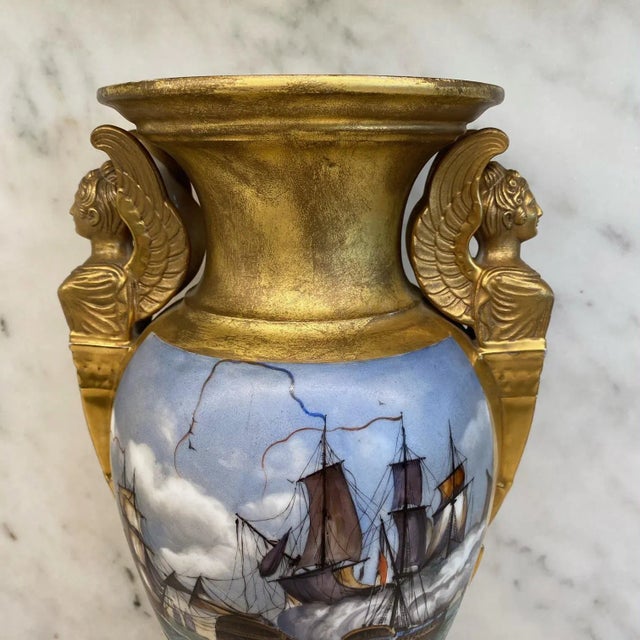 Early 19th Century Antique French Hand Painted Gold Gilt Vase Depicting Ships in Battle For Sale - Image 5 of 11
