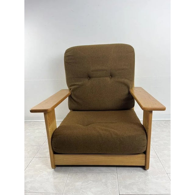 Mid-Century 1960s Finnish armchair Integrate and in good condition, small signs of the time.