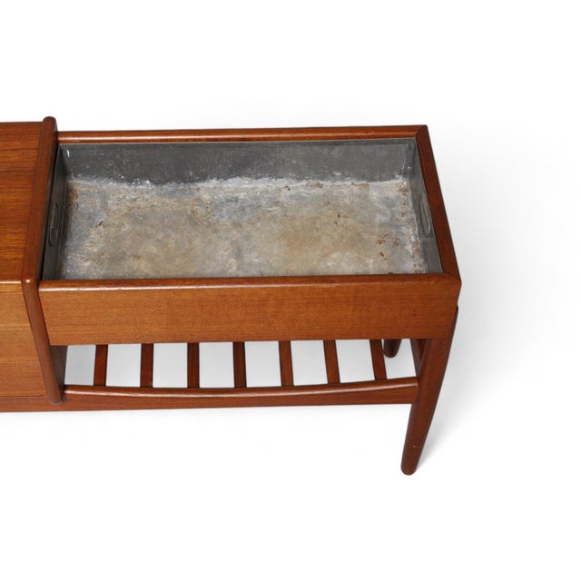 Vinde Mobelfabrik Mid 20th Century Arne Wahl Iversen Model 36 Planter / Hallway Chest in Teak For Sale - Image 4 of 11