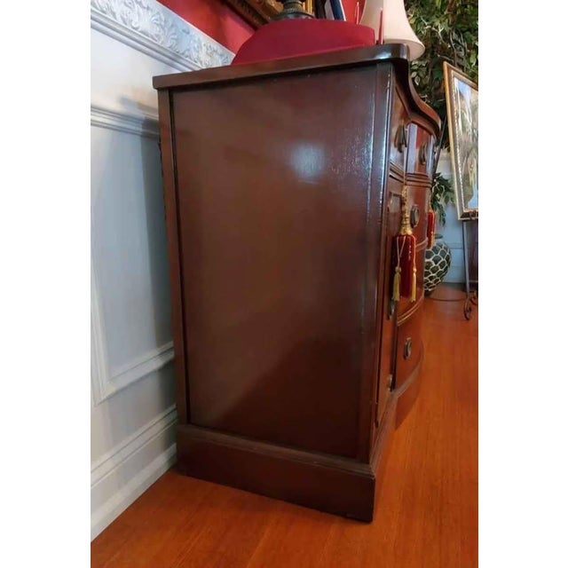 Traditional Bernhardt Vintage Flame Mahogony Bowfront Sideboard Buffet For Sale - Image 3 of 4