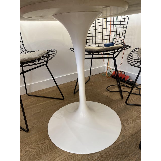 Vintage Tulip Round Table in Calacatta Marble by Eero Saarinen for Knoll Inc., 1970s For Sale - Image 8 of 11