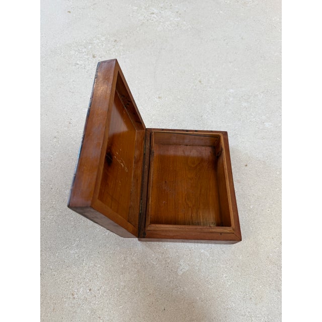 Vintage Wooden Trinket Box With Herringbone Pattern For Sale In Los Angeles - Image 6 of 9