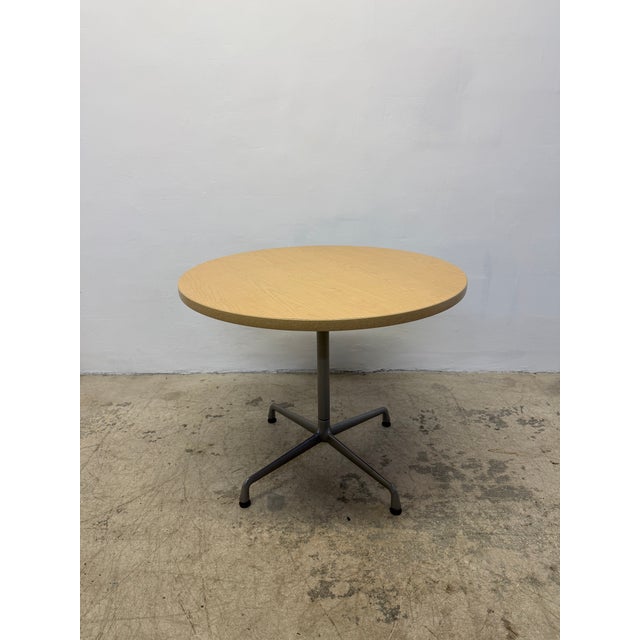 Charles and Ray Eames Round Oak Veneer Pedestal Dining Table for Herman Miller For Sale - Image 10 of 13