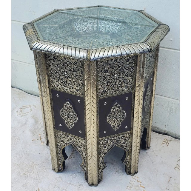 Moroccan Moroccan Metal Inlay and Leather End Table, Octagonal Shape For Sale - Image 3 of 7