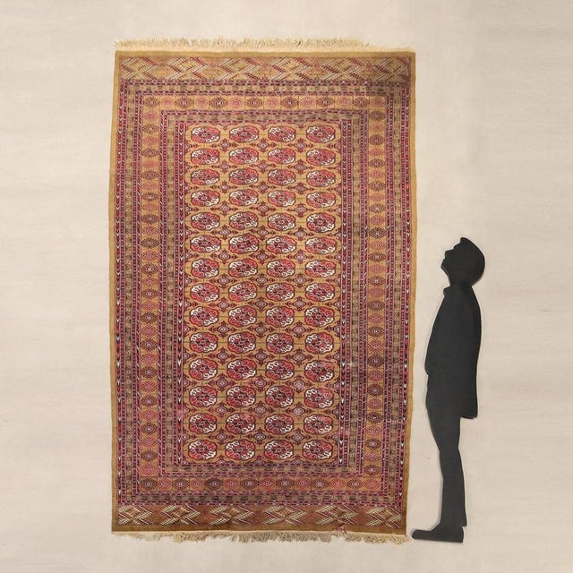 Bukhara rug in cotton and wool, fine knot and hand-made. Good condition. This piece is attributed to the mentioned...