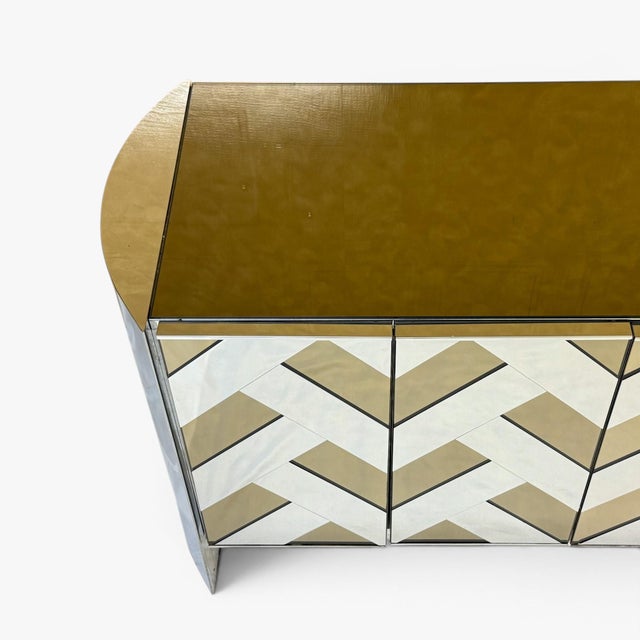 Mirrored Chevron Herringbone Credenza Attributed to Ello , Circa 1970's For Sale In New York - Image 6 of 15