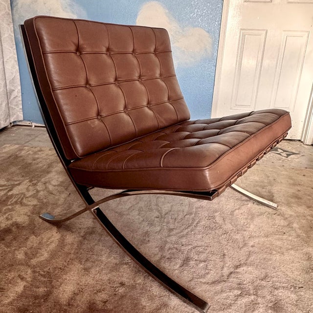 Burnt Umber Pair of Knoll Barcelona® Chairs by Ludwig Mies Van Der Rohe - Velluto Pelle Umber Leather For Sale - Image 8 of 12