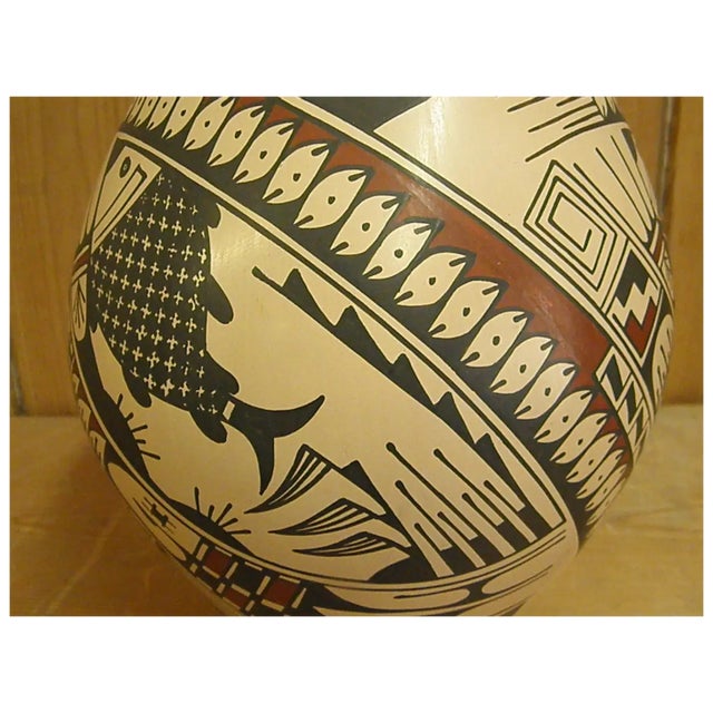 Sculpture Materials Late 20th Century Mata Ortiz Hand Coiled Pot by Ana Trillo For Sale - Image 7 of 18