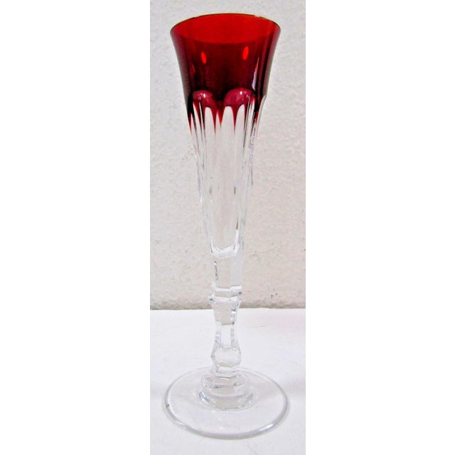 French 1980s Faberge Xenia Ruby Red Crystal Champagne Flutes - Set of Two With Presentation Box For Sale - Image 3 of 11