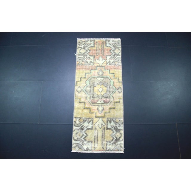 Small Vintage Oushak Rug, 1960 For Sale - Image 6 of 6