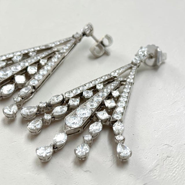 1960s Vintage Diamond Chandelier Earrings, 16 Carats, Platinum, Pair For Sale - Image 5 of 7