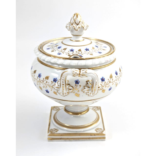 Worcester Porcelain Sauce Tureen with Cover from Flight Barr & Barr, 1820 For Sale - Image 4 of 10