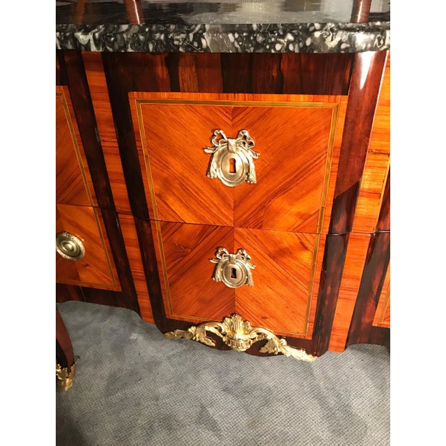 Wood 1770 French Transition Commode For Sale - Image 7 of 12