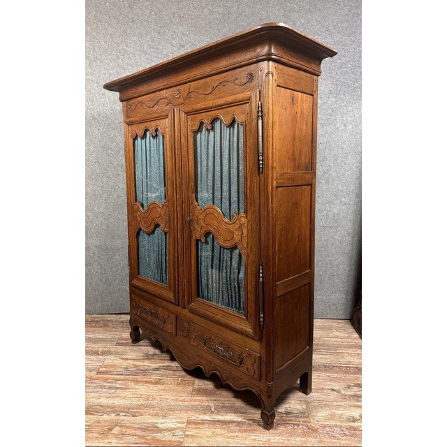Louis XV Bookcase in Oak, 1750s For Sale - Image 9 of 9