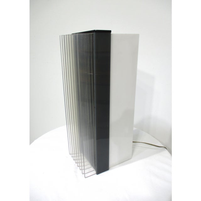 Plastic Mid 20th Century Lucite Fin Bladed Table Lamp in the Style of Joe Columbo For Sale - Image 7 of 13