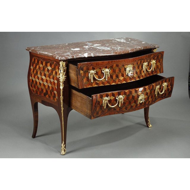 Louis XV Rosewood Veneer with Oeben Marquetry Chest of Drawers, 1760s For Sale - Image 3 of 18