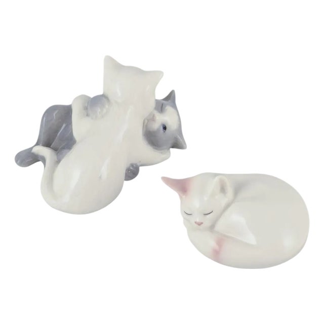 Porcelain Figurines of Kittens from Royal Copenhagen, Set of 2 For Sale