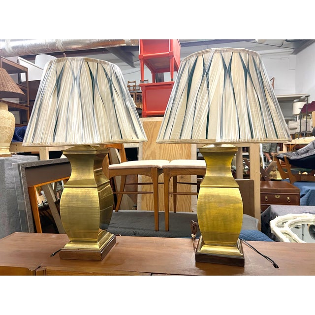 Asian Mid 20th Century Brass Asian Lamps With Ro Sham Beaux Shades - a Pair For Sale - Image 3 of 12