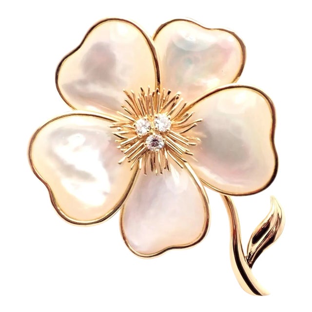 Van Cleef & Arpels Clématite 18k Yellow Gold Diamond Mother of Pearl Pin Brooch For Sale