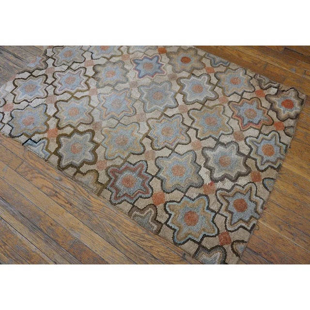 American 1890s Gray Star Medallion Folk Art Trellis-Lattice Antique American Hooked Rug For Sale - Image 3 of 15