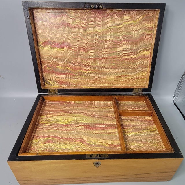 Wood Late 19th Century Blonde Mahogany Lidded Box For Sale - Image 7 of 10