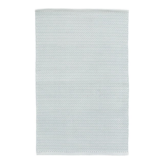 Dash & Albert by Annie Selke Herringbone Light Blue/Ivory Indoor/Outdoor Rug, 4' x 6' For Sale