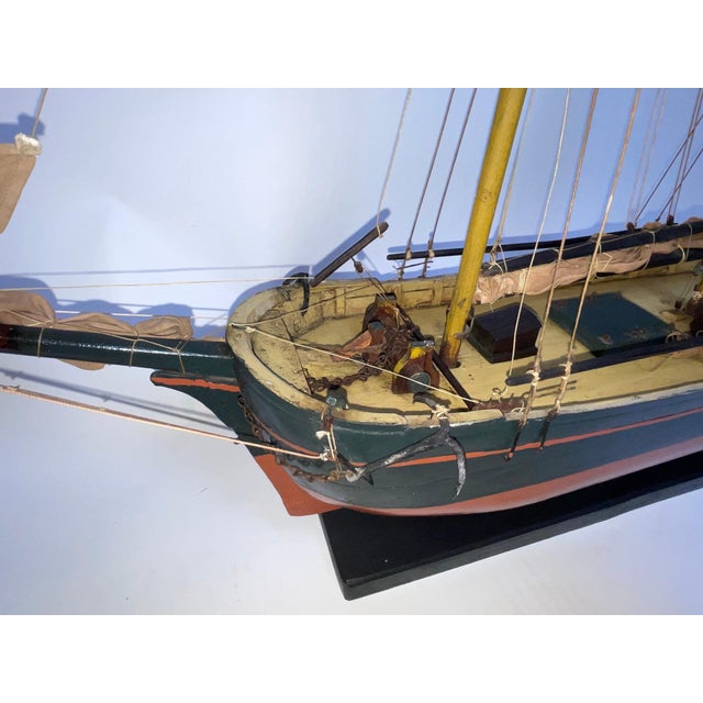 Antique Model of an Eastport Pinky Fishing Schooner For Sale - Image 4 of 12
