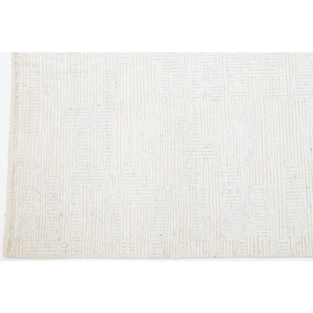 2020s Ivory Modern Moroccan Style Wool Rug With Geometric Seamless Design For Sale - Image 4 of 7