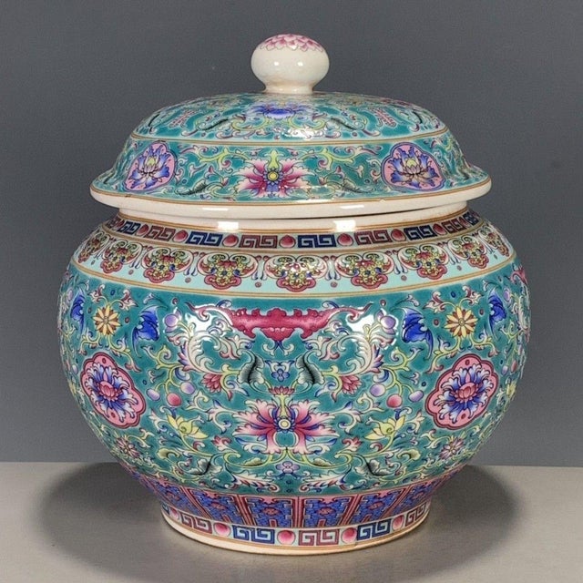 Chinese Turquoise Ground Famille Rose Porcelain Covered Jar For Sale - Image 4 of 9
