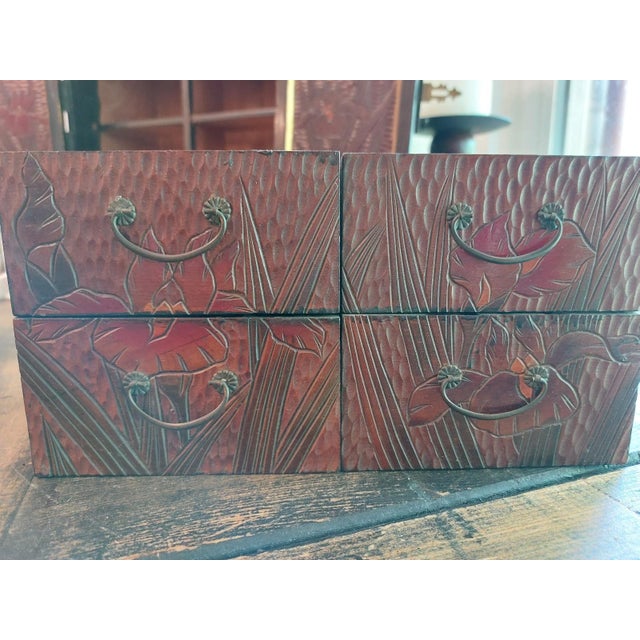 Late 19th Century Antique 1880s Chinese Dragon Lacquer Gilt Jewelry Chest Cabinet Qing Dynasty For Sale - Image 5 of 18