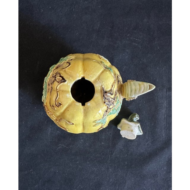 Antique Chinese Porcelain Water Dropper; Gourd-Shaped Scholar's Tool; Qing Dynasty For Sale - Image 11 of 12